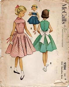 McCall's 9384 ärmelloses Kleid mit Rückenknopfleiste mit Peter Pan Kragen Gr. 8 GESCHNITTEN KOMPLETT - Bild 1 von 5