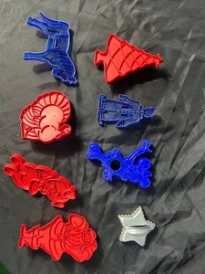 Tupperware 1970s Vintage Cookie Cutter Set Of 7 with 1 metal one - Picture 1 of 1