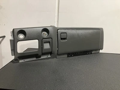 03-07 GMC Sierra GMT800 Glove Box with Surround Panel Damaged - Image 1 of 4