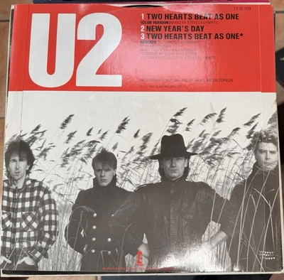 U2 Two Hearts Beat as One 1983 Club Version 45 RPM 12" Single Island 12IS 109 Foto 1 de 2