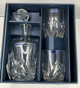 WATERFORD MARQUIS CUT CRISTALLO DECANTER E TAPPO CON 2 BICCHIERI NUOVO! - Foto 1 di 9