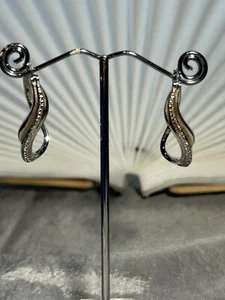 P A J STERLINGSILBER WELLEN OHRRINGE SET MIT EINEM DIAMON IN DER MITTE DER WELLE -1,25" L - Bild 1 von 4