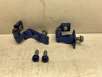 BMW X1 2016-2019 Juego de bisagras de puerta trasera derecha con pernos azul OEM Foto 1 de 4