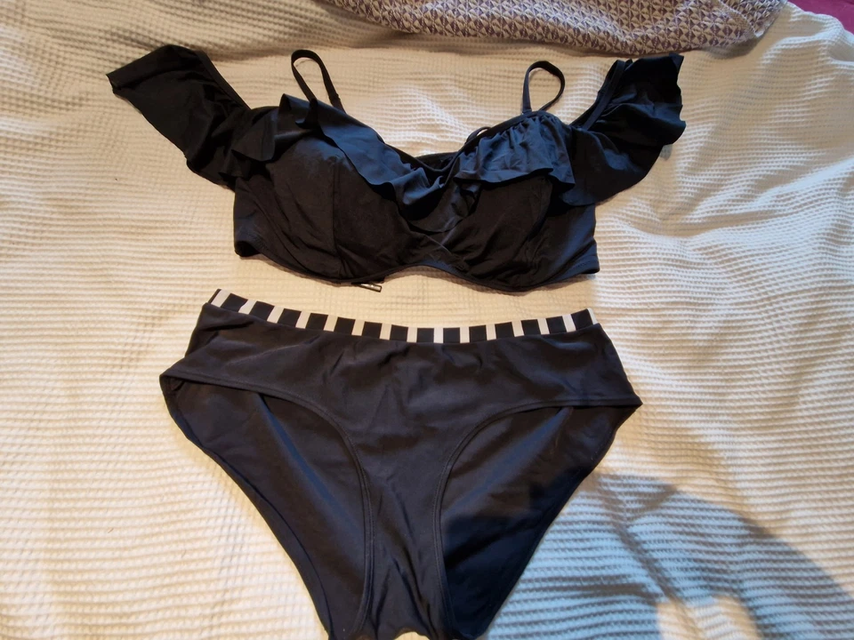 Bikini Oberteil Gr. 95 F/ Höschen Gr.48 - Bild 1 von 1