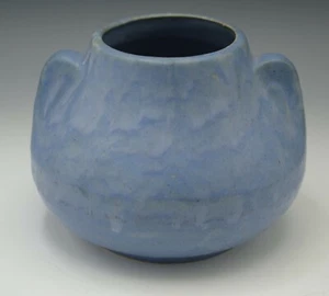 ARTS AND CRAFTS BRUSH MCCOY VELLUM HANDLED VASE - Picture 1 of 7