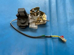 Rover 45 // MG ZS Left Side Rear Central Locking Motor (Part #: FQM100170) - Picture 1 of 2