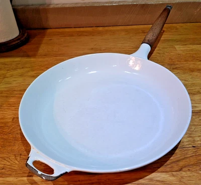 Iconic COPCO Denmark 60/70's Enameled Cast Iron frying pan with wooden handle - Image 1 of 4