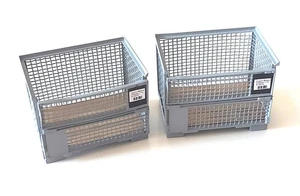 2 Gitterboxen für Spur 1 (1:32) stapelbar (Fertigmodell lackiert) Messing/Alu/KS - Bild 1 von 7