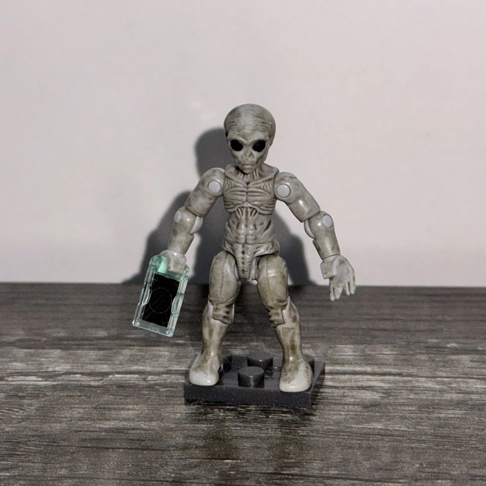 Фигурка MEGA Construx GDB13 The X-Files Gray Alien серия 5 - Изображение 1 из 4
