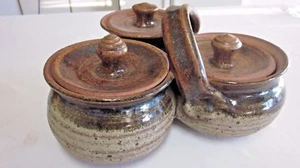 Soporte de acondicionamiento de cerámica natural de gres lanzado a mano con tapas - Imagen 1 de 7