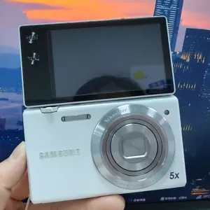 Samsung MV800 Digital Camera Flip-out Vlog 16.1MP 5x Optical Zoom White -90% New - Picture 1 of 7
