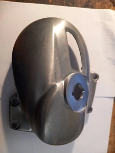 Triumph Bonneville Bobber Speedmaster Thruxton T120 Cubierta de piñón 1262543 Nueva - Imagen 1 de 4