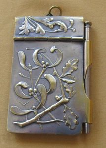 Carnet de bal en métal argenté Art Nouveau décor de gui crayon - Imagen 1 de 4