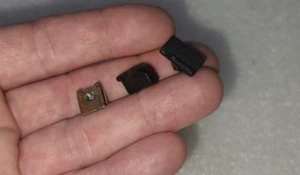 Sony PS3 A/B/E PHAT (2)-Exacto CHIPEADO Sin Cuadrado Lado Seguridad SÓLIDO-Soporte SOLO - Imagen 1 de 11
