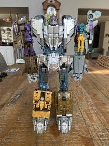Transformers Combiner Wars Bruticus - Picture 1 of 16