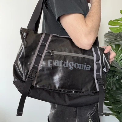 Patagonia Black Hole Messenger Shoulder Bag Black Enamel Rare Vintage Used - Image 1 of 4