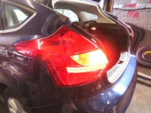 GENUINE FORD FOCUS MK3 LIGHT PASSENGER SIDE REAR WITH LED BM51 13405 AK 11-14 - Picture 1 of 7