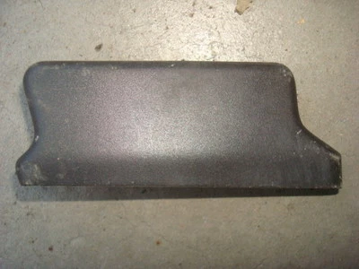 2000 AUDI A6 EXTERIOR B-PILLAR ACABAMENTO TAMPA TAMPA LADO DIREITO DO PASSAGEIRO FABRICANTE DE EQUIPAMENTO ORIGINAL - Imagem 1 de 2