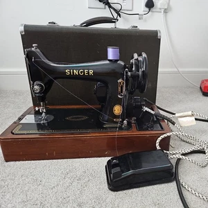 Vintage Singer 99k 1949 Electric Sewing Machine - Picture 1 of 17