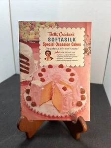 Vintage 1957 Betty Crocker's Softasilk Special Occasion Cakes Cookbook paperback - Picture 1 of 8