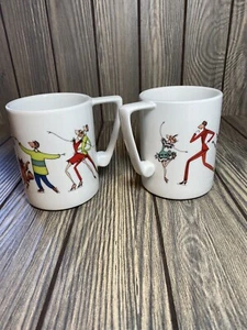 (2) Marquis by Waterford Giddies 12 oz Coffee Cups Ice Skating Holiday 2004 VTG - Picture 1 of 11
