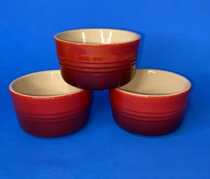Le Creuset Ramekins Red Ombre 8oz Steinzeug Backen Kirsche gerippt 4" 3er-Set - Bild 1 von 10