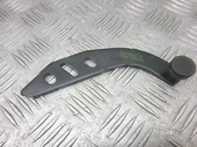 2019 MERCEDES BENZ VITO SLIDING DOOR TOP UPPER ROLLER LEFT SIDE A4477600047 - Image 1 of 4