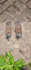 Ford Capri Mk3 Rear Boot Strut Brackets - Picture 1 of 1
