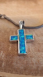 925 Silver Opal Cross Pendant & Chain. - Picture 1 of 9