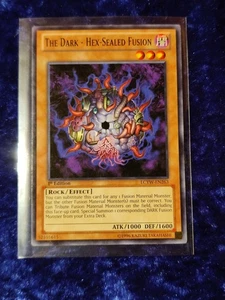 LCYW-DE263 - 1. Auflage - The Dark - Hex-Sealed Fusion - Yu-Gi-Oh! Karte VLP-NM - Bild 1 von 2