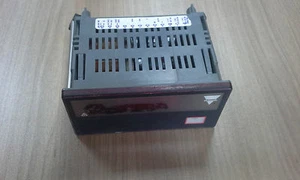 Carlo Gavazzi EDPI3V3D20 PanelMeter Power 110/220 V 50-60 Hz Input : 10 V DC - Picture 1 of 8