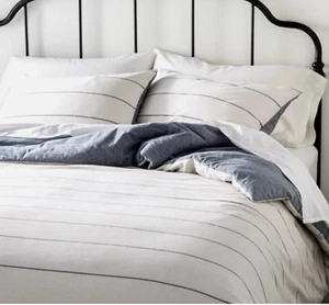 ⚡️Hearth & Hand Faded Blue Stripe with Chambray Backing Duvet 3pc Set - Queen - Picture 1 of 3