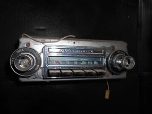 1963 Oldsmobile AM RADIO Model # 982136 - Picture 1 of 4