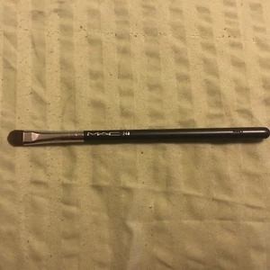 Cepillo sombreador MAC "248" NUEVO EN PAQUETE, 100 % auténtico - Imagen 1 de 1