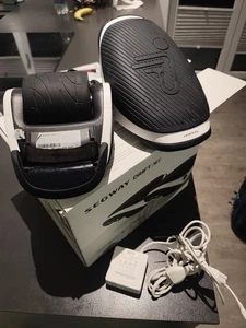 Segway Drift W1  e-Skates / Rollschuhe / Hovershoes / Inlineskates - Bild 1 von 8