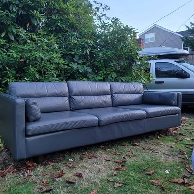 West Elm牛皮沙发 — 第 1/4 张图片