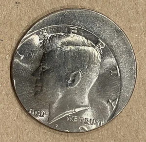 1990 KENNEDY HALF DOLLAR OFF- CENTER   O/C  ERROR  20 %+ O/C BU GEM  F1037 - Picture 1 of 5