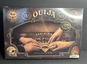Hasbro Ouija Board Exclusive Edition Holz Planchette Special Graphics SEALED - Bild 1 von 11