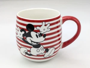 Disney Topolino 16 oz. Tazza da caffè in ceramica a righe rosse e bianche 2018 - Foto 1 di 5