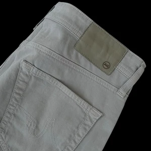 Pantaloni jeans AG Adriano Goldschmied laureati sartoriali Sud taglia 32x34 $215 - Foto 1 di 11