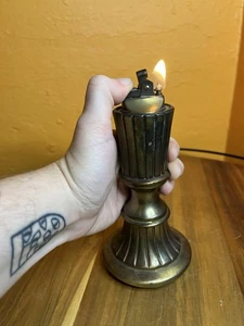 Encendedor de mesa vintage con columna de latón - Imagen 1 de 4