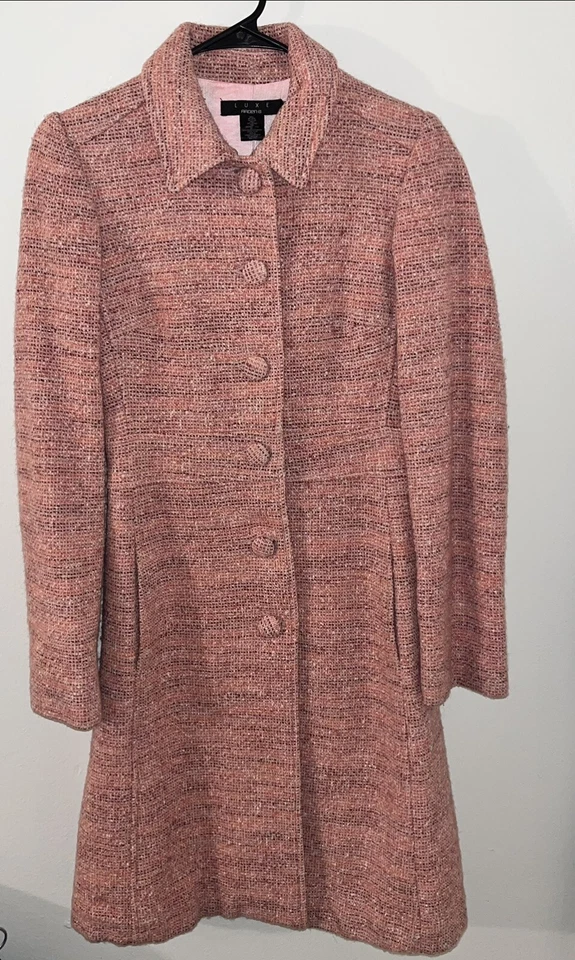 Mid Length Arden B Luxe Wool Mix Pink Trench Coat. Foto 1 de 4