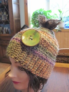 GEHÄKELTE UNORDENTLICHE DUTT PFERDESCHWANZMÜTZE - HANDARBEIT - Bild 1 von 6