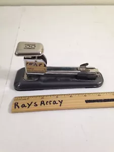 Grapadora de flechas de colección, antigua industrial midmod estilo palma push. Modelo temprano - Imagen 1 de 6
