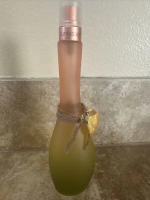 Sunkissed Glow por JLO Jennifer Lopez Eau de Toilette Spray 1.7 OZ Ver detalles Foto 1 de 4