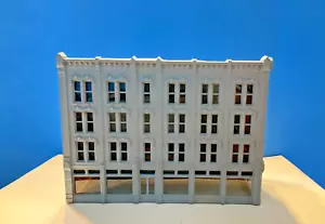 N SCALE DPM BUILDING BEST REST HOTEL BUILT AND PAINTED (Windows installed) - Picture 1 of 4