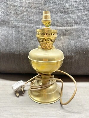 LÁMPARA DE MESA ELÉCTRICA DÚPLEX DE LATÓN DE COLECCIÓN CONVERTIDA LINTERNA DE ACEITE ESTILO VICTORIANO Foto 1 de 4