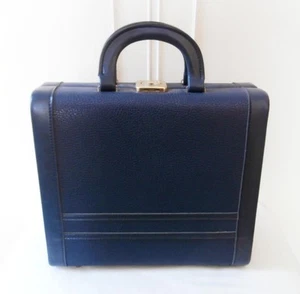 Vintage 1960's Spacious Navy Blue Vinyl Vanity Case Travel Hand Bag Make-up Case - Picture 1 of 5