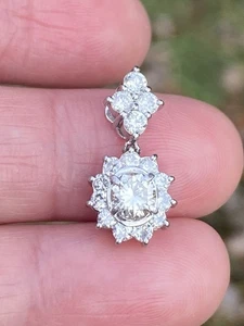 Impresionante colgante con halo de diamantes redondos 100 % naturales de platino 1,05 TCW - Imagen 1 de 9