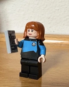 Lego Dr. Beverly Crusher Minifiguren aus Star Trek USS Enterprise 10356, in HAND - Bild 1 von 5